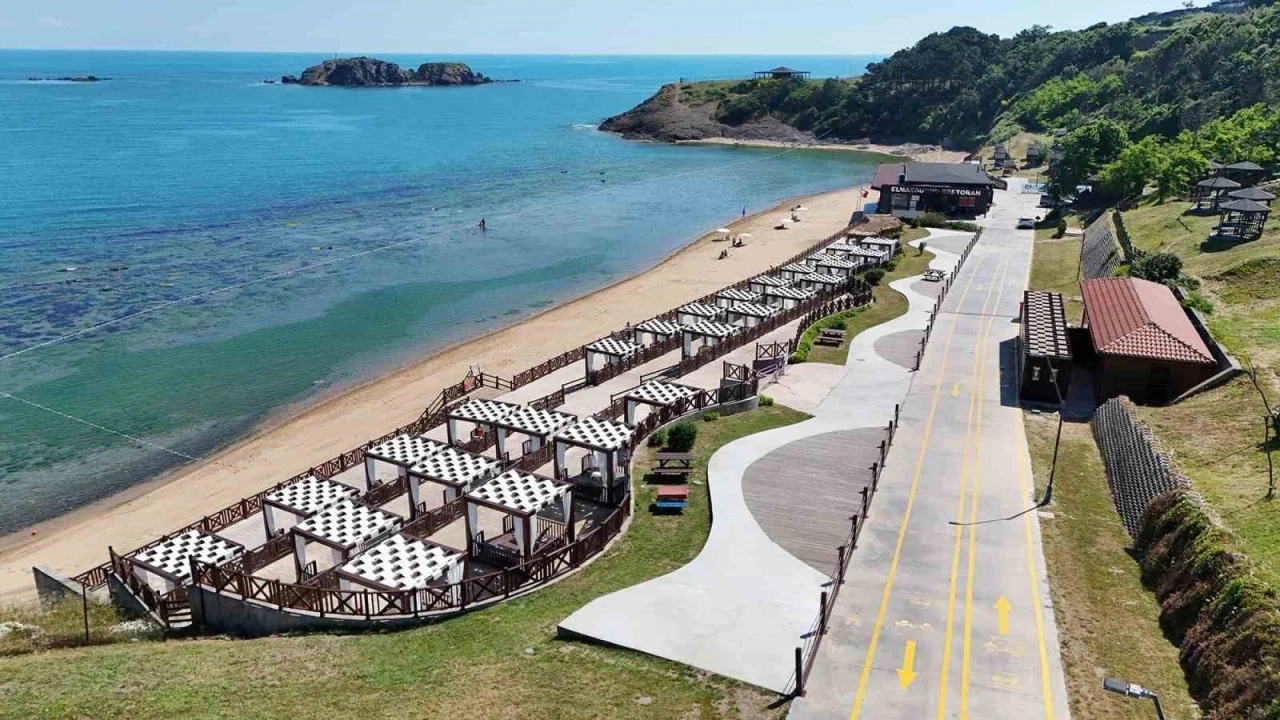 Riva Elmasburnu yepyeni y&uuml;z&uuml;yle misafirlerini bekliyor

