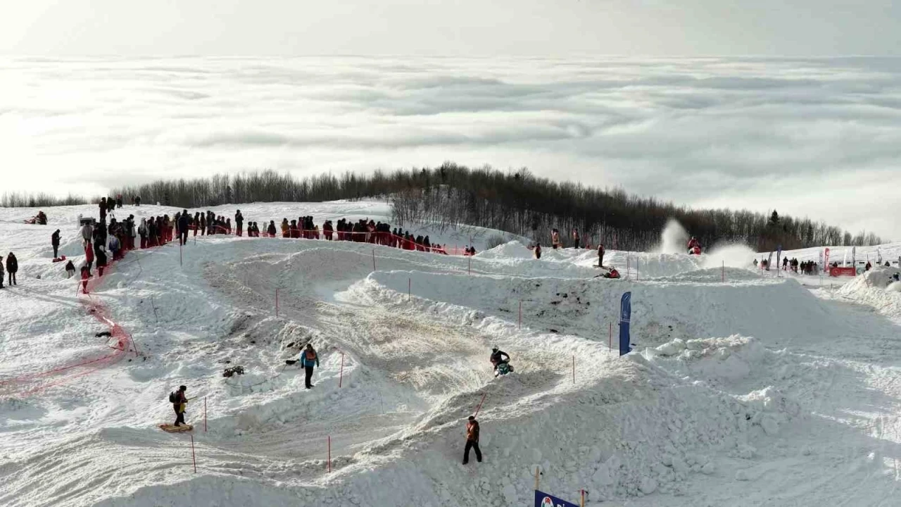 Rize&rsquo;de adrenalin sis deniziyle buluştu, ortaya g&ouml;rsel ş&ouml;len &ccedil;ıktı
