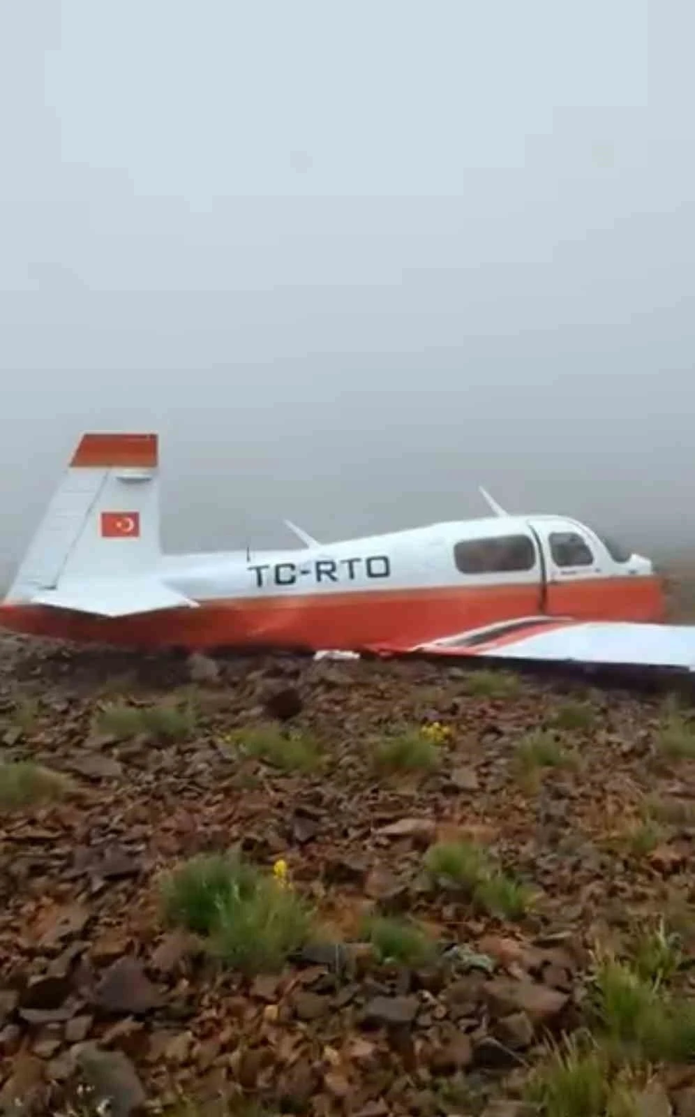 Rize’de düşen uçağa ilk ulaşılma görüntüsü ortaya çıktı
