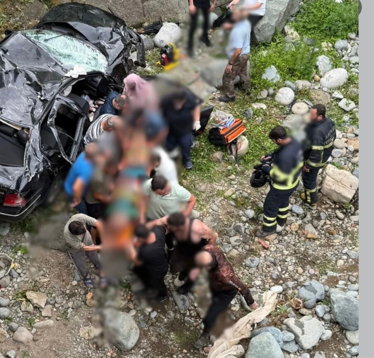 Rize’de iki araç çarpıştı: 1 ölü, 8 yaralı
