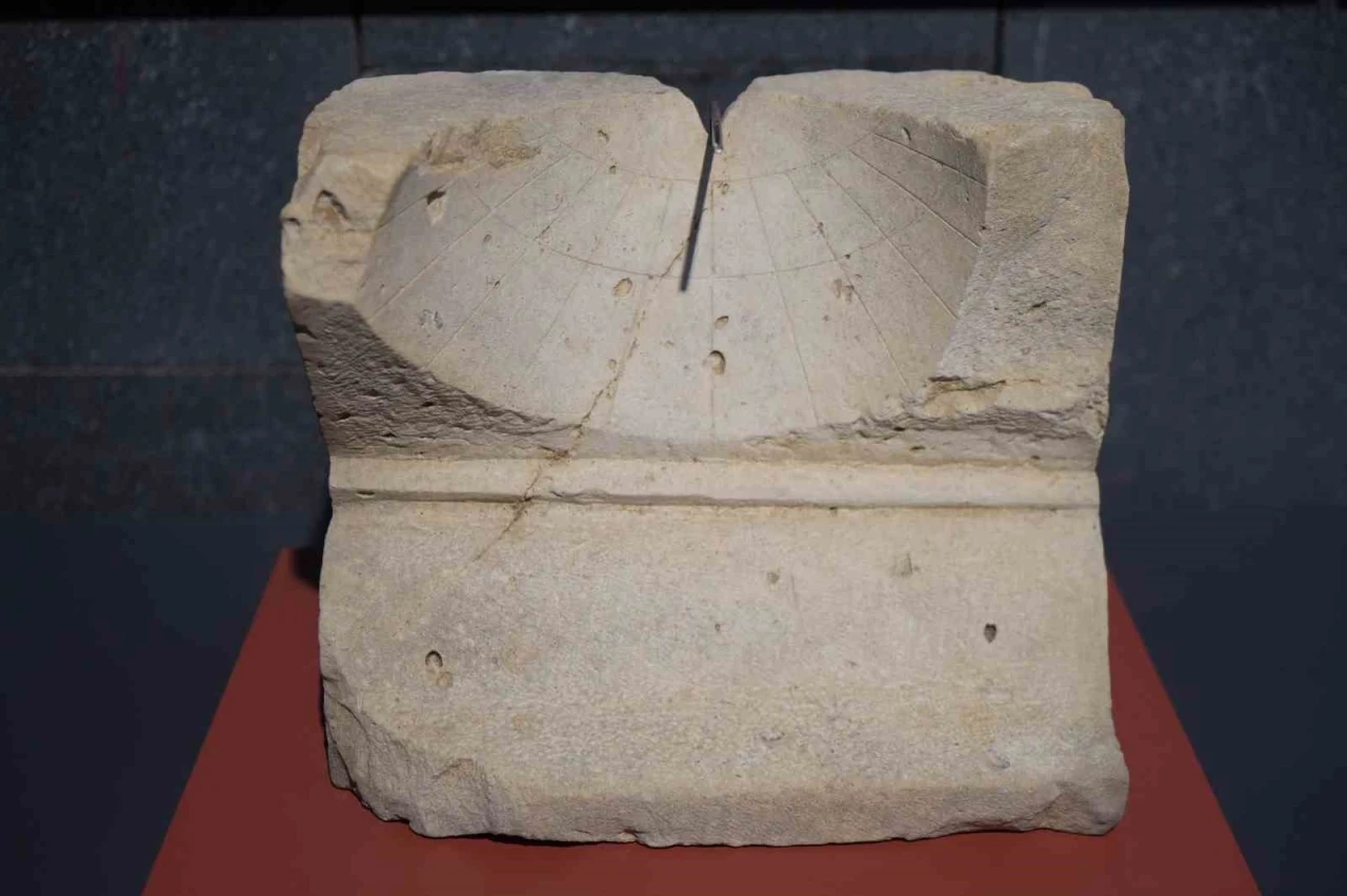 Roma Dönemi’ne ait güneş saati Samsun Müzesi’nde sergileniyor
