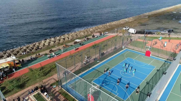 RTE&Uuml;&rsquo;l&uuml; &ouml;ğrencilere spor ve sosyal aktivite yapabilecekleri yeni alan
