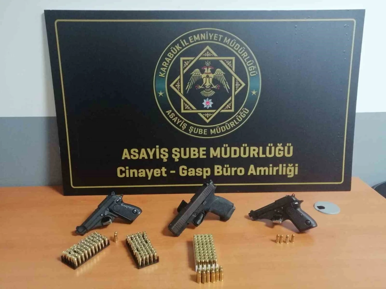 Ruhsatsız silah operasyonunda 4 şüpheli yakalandı
