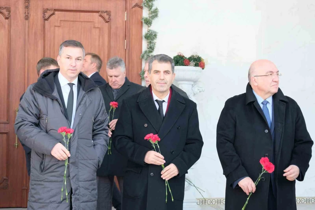 Rus B&uuml;y&uuml;kel&ccedil;i Karlov Ankara&rsquo;da anıldı
