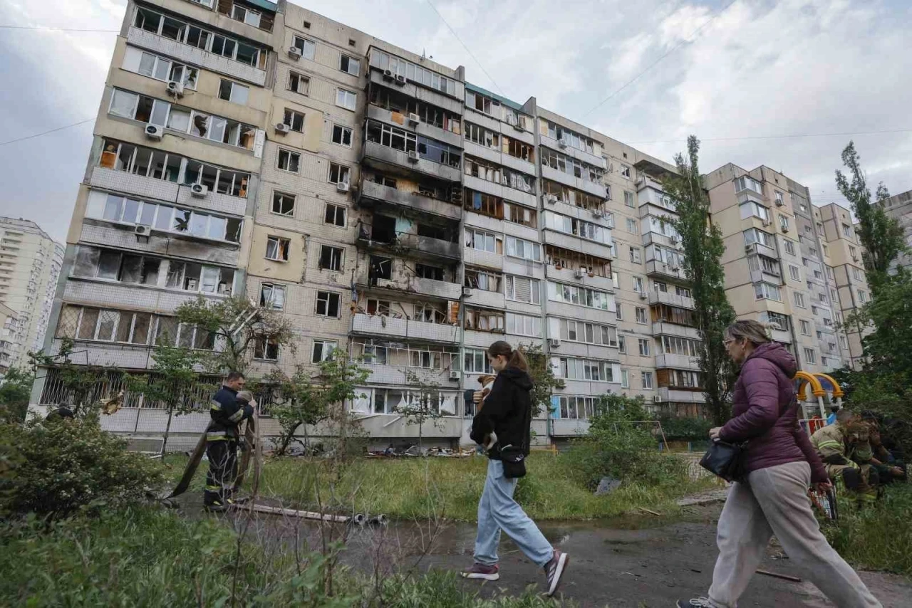 Rus ordusundan Kiev’e saldırı: 15 yaralı
