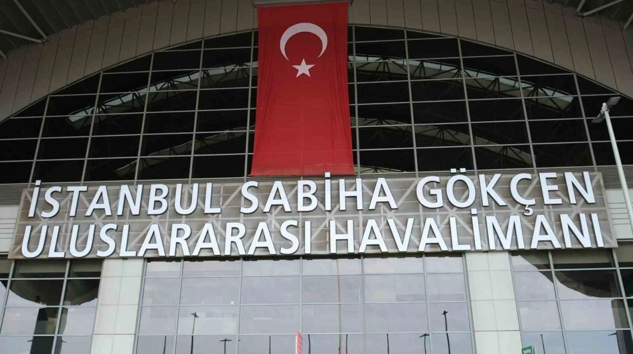 Sabiha Gökçen Uluslararası Havalimanı 15 Temmuz’da kırmızı beyaza bürünecek
