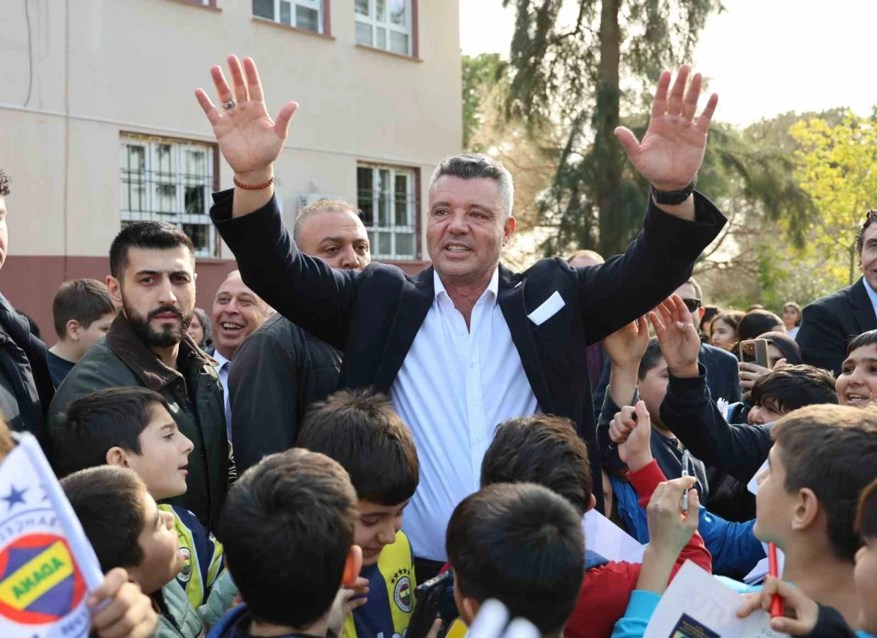 Sadettin Saran: "Fenerbah&ccedil;e&rsquo;yi bu sene şampiyon yaparak bir&ccedil;ok &ccedil;ocuğumuzu Fenerbah&ccedil;eli yapacağız"
