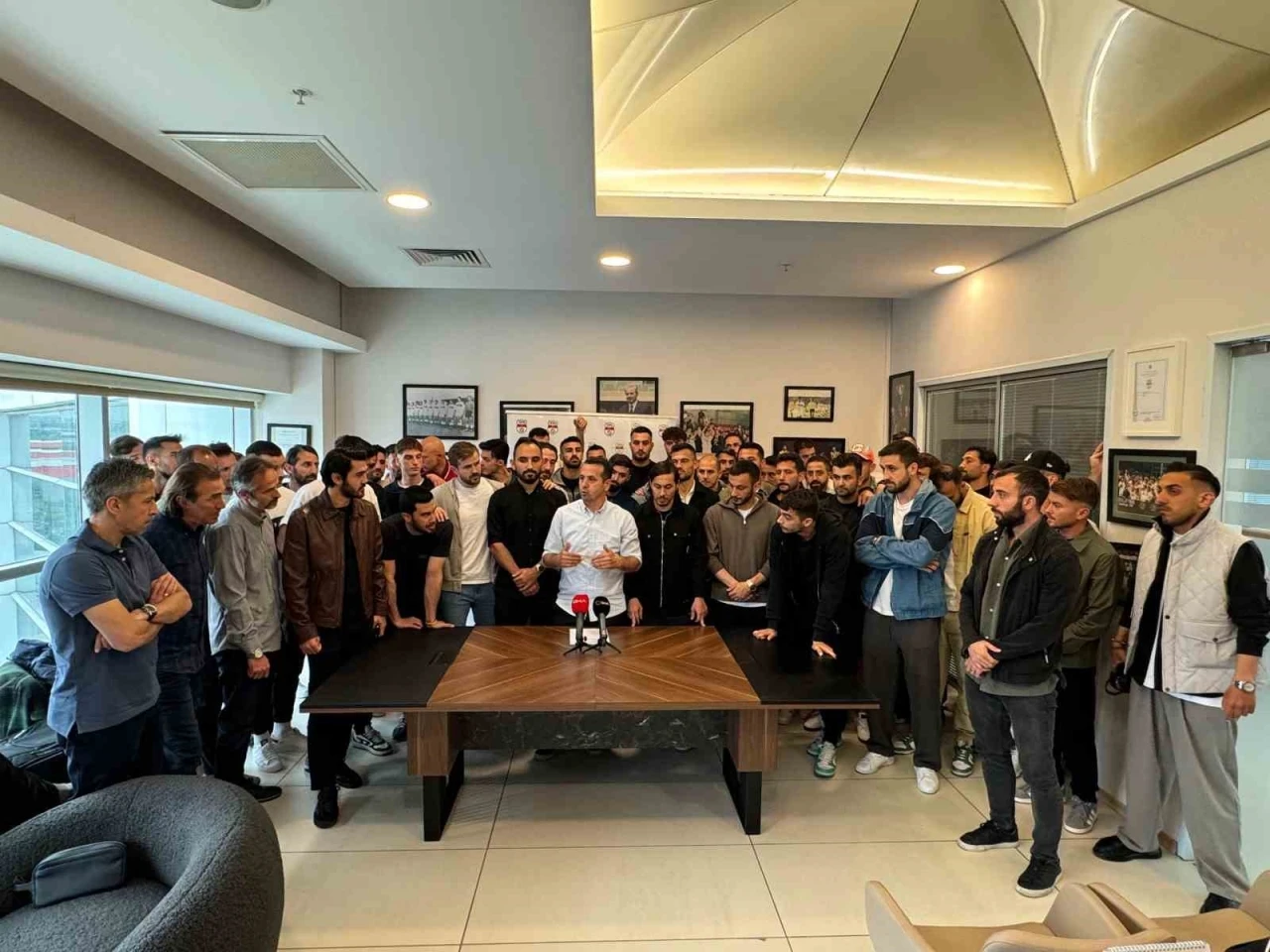 Saffet Akyüz: &quot;TFF 3. Lig’de yaş kısıtlamasının olmaması gerektiğine inanıyoruz&quot;

