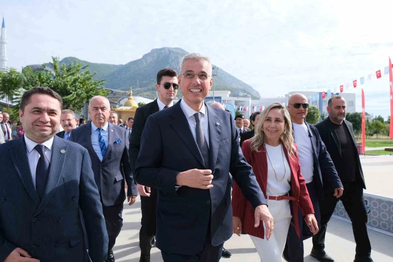 Sağlık Bakanı Memişoğlu: &quot;Sağlıkta son 25 yılda Cumhurbaşkanımızın liderliğinde çok şey yaptık, çok şey ürettik. Daha çok üreteceğiz’’
