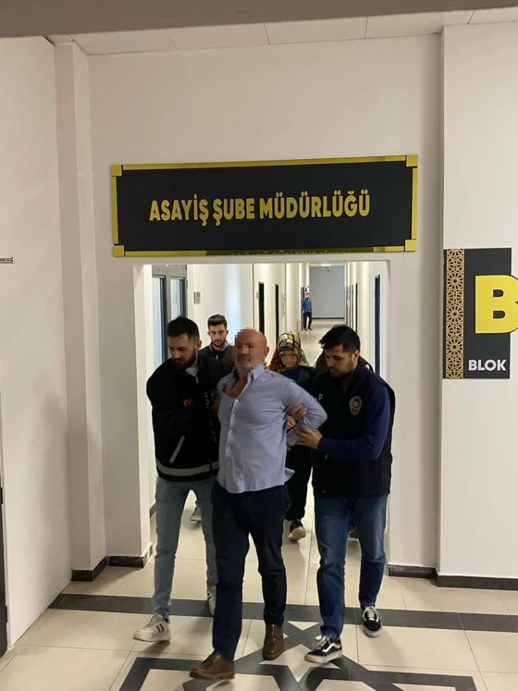 Sağlık ocağında ter&ouml;r estiren saldırgan ve eşi adliyeye sevk edildi
