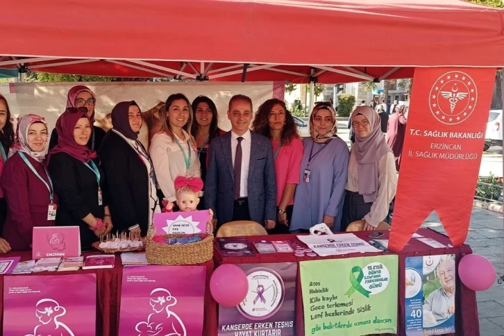 Sağlık&ccedil;ılar, vatandaşları meme kanseri konusunda bilgilendirdi
