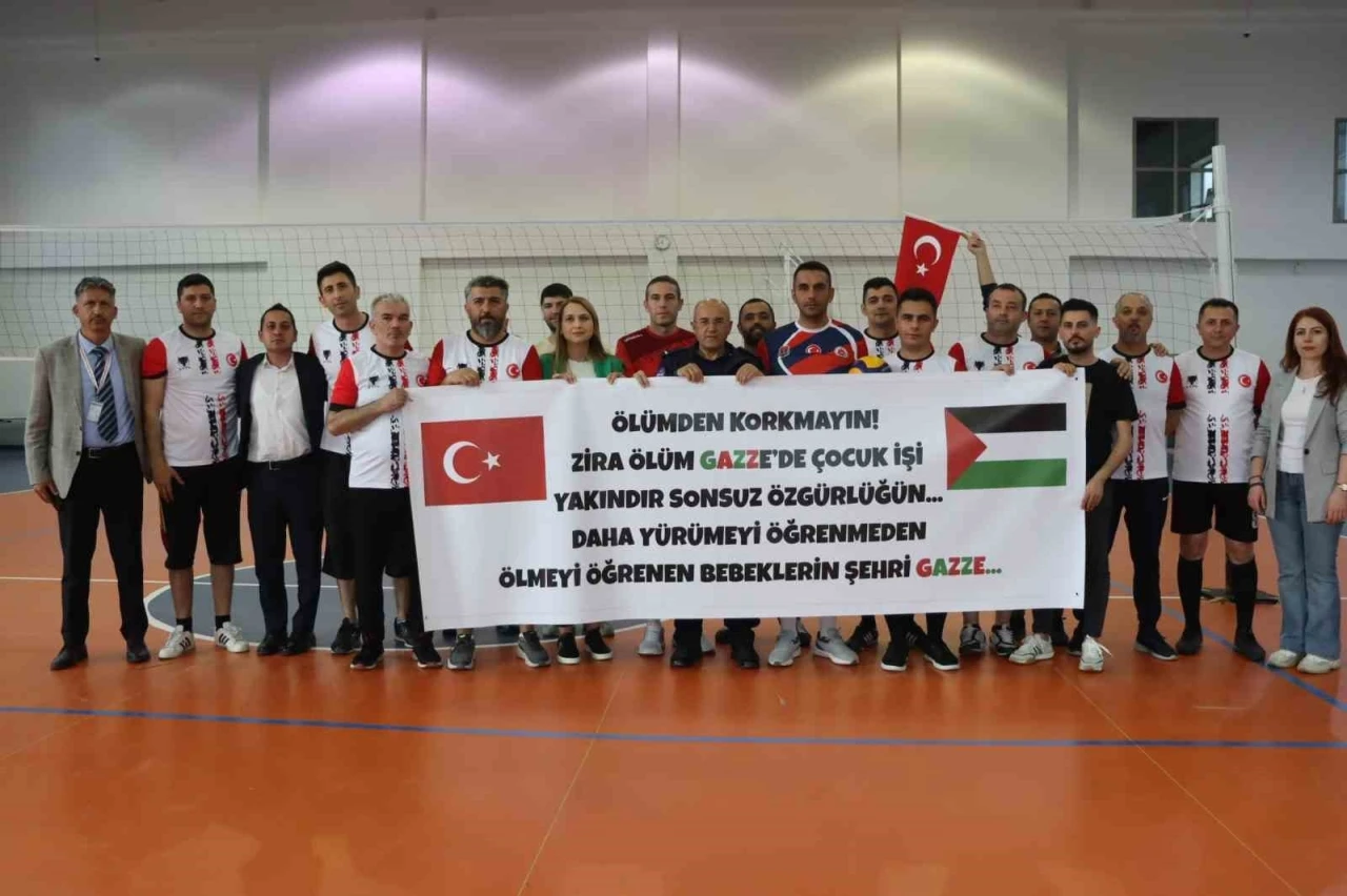 Sağlıkçılardan ’Filistin’ hassasiyeti
