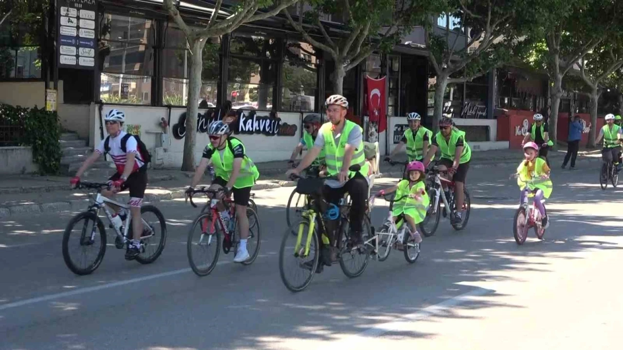 Sağlıklı hayat i&ccedil;in pedal &ccedil;evirdiler
