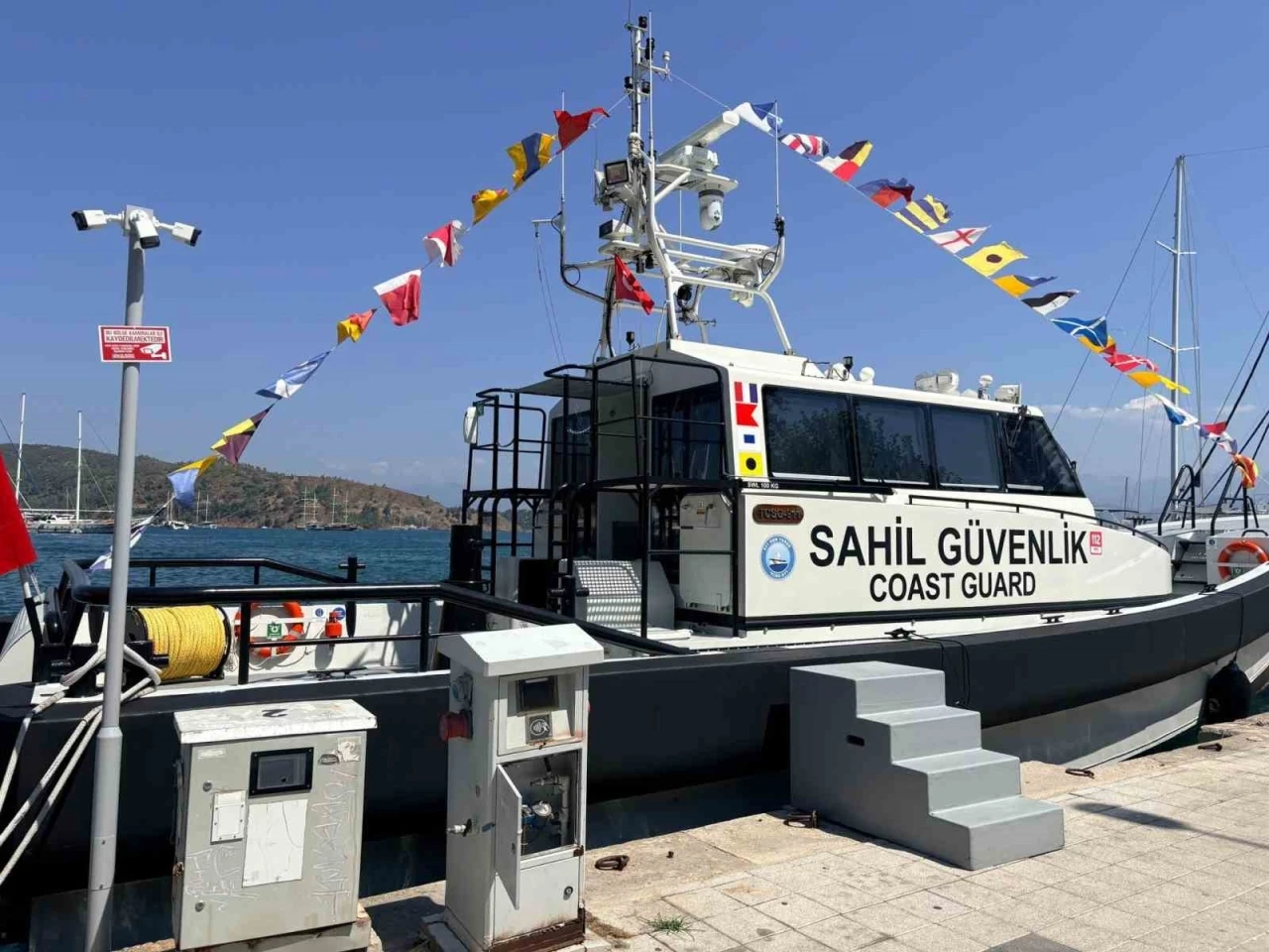 Sahil G&uuml;venlik Botu Fethiye&rsquo;de halkın ziyaretine a&ccedil;ıldı
