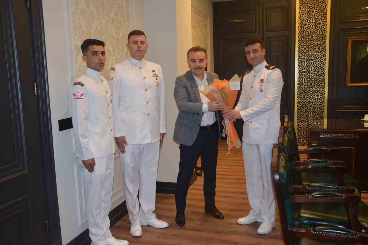 Sahil Güvenlik Komutanlığı’ndan Kaymakam Odabaş’a kutlama ziyareti
