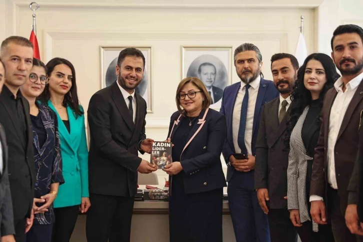 Şahin, gen&ccedil;lere y&ouml;nelik yapılacak projeler hakkında fikir alışverişinde bulundu
