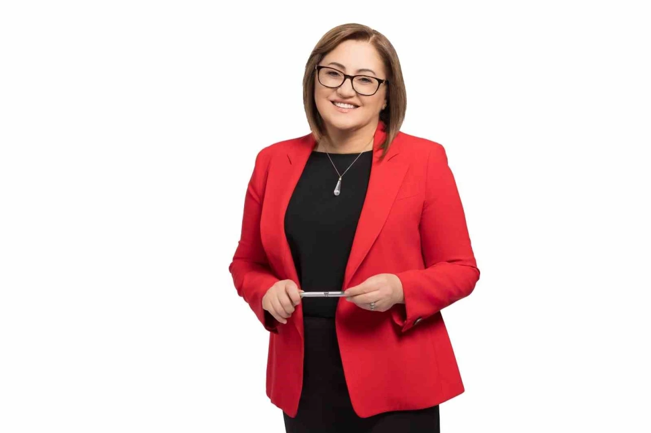 Şahin: "Berat, g&ouml;n&uuml;llerin arındığı, umudun yeniden yeşerdiği bir gece"
