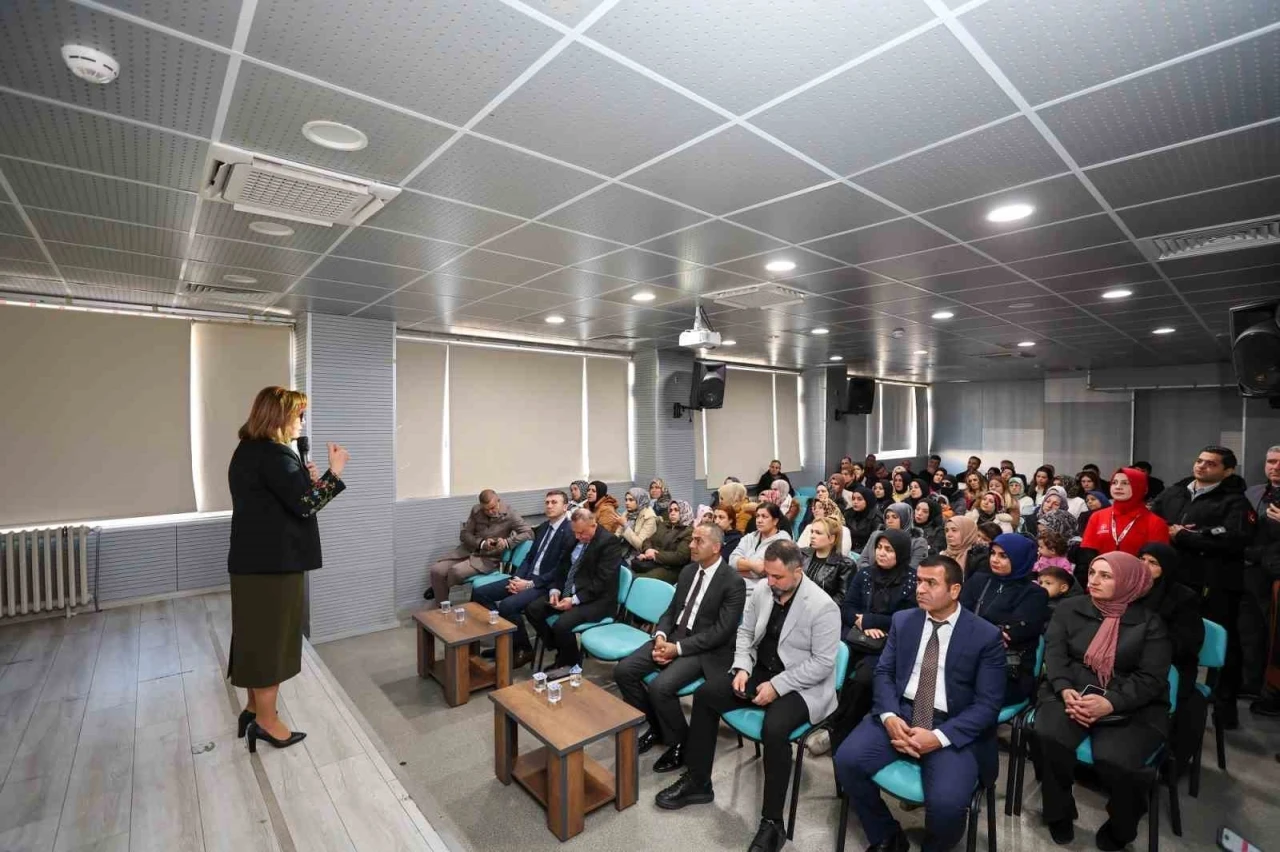 Şahin: "&Ccedil;ocuklarda tek tip başarı doğru değil, onları erken yaşta yeteneklere g&ouml;re y&ouml;nlendirmek gerekiyor"
