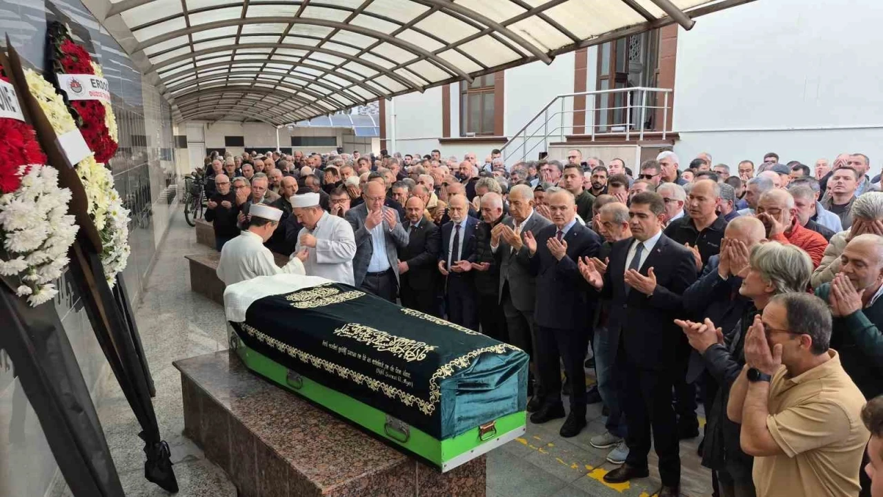 Şahin, son yolculuğuna uğurlandı
