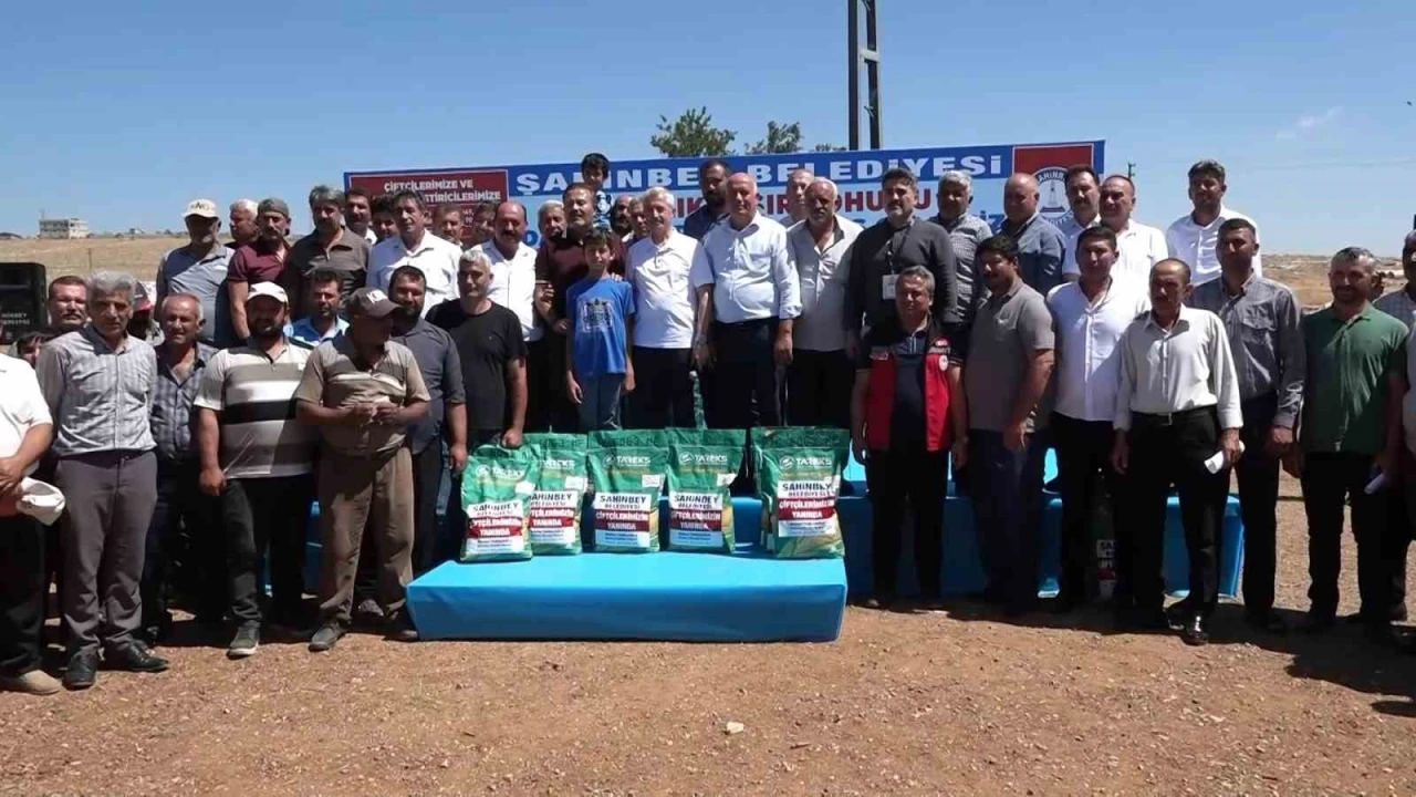 Şahinbey Belediyesinden &ccedil;ift&ccedil;ilere sertifikalı silajlık mısır tohum
