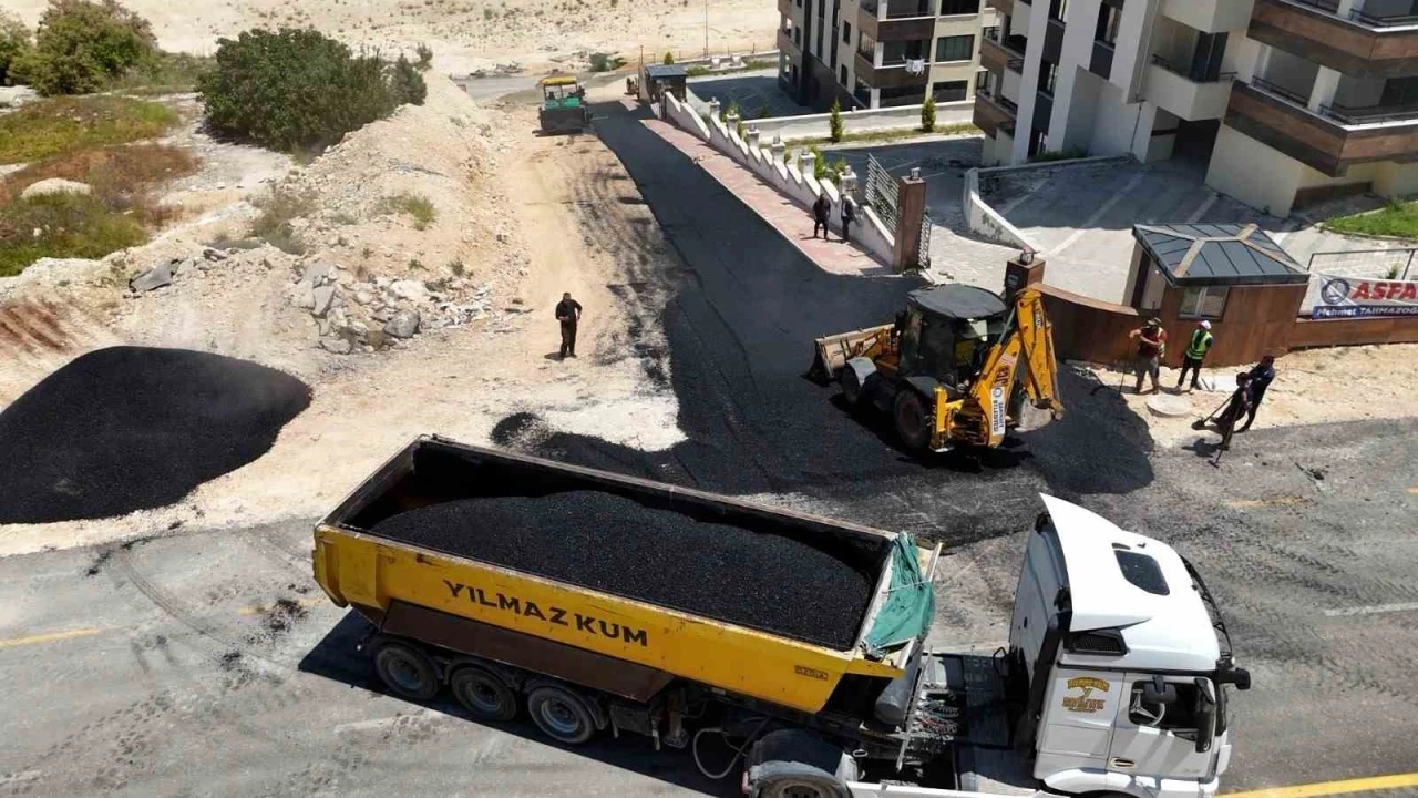 Şahinbey&rsquo;de konforlu ulaşım i&ccedil;in asfalt &ccedil;alışmaları yapılıyor
