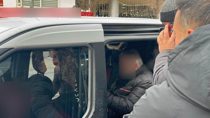 Sahte bilezikleri ger&ccedil;ek altınla takas etmek isteyen ş&uuml;pheliye ev hapsi cezası verildi
