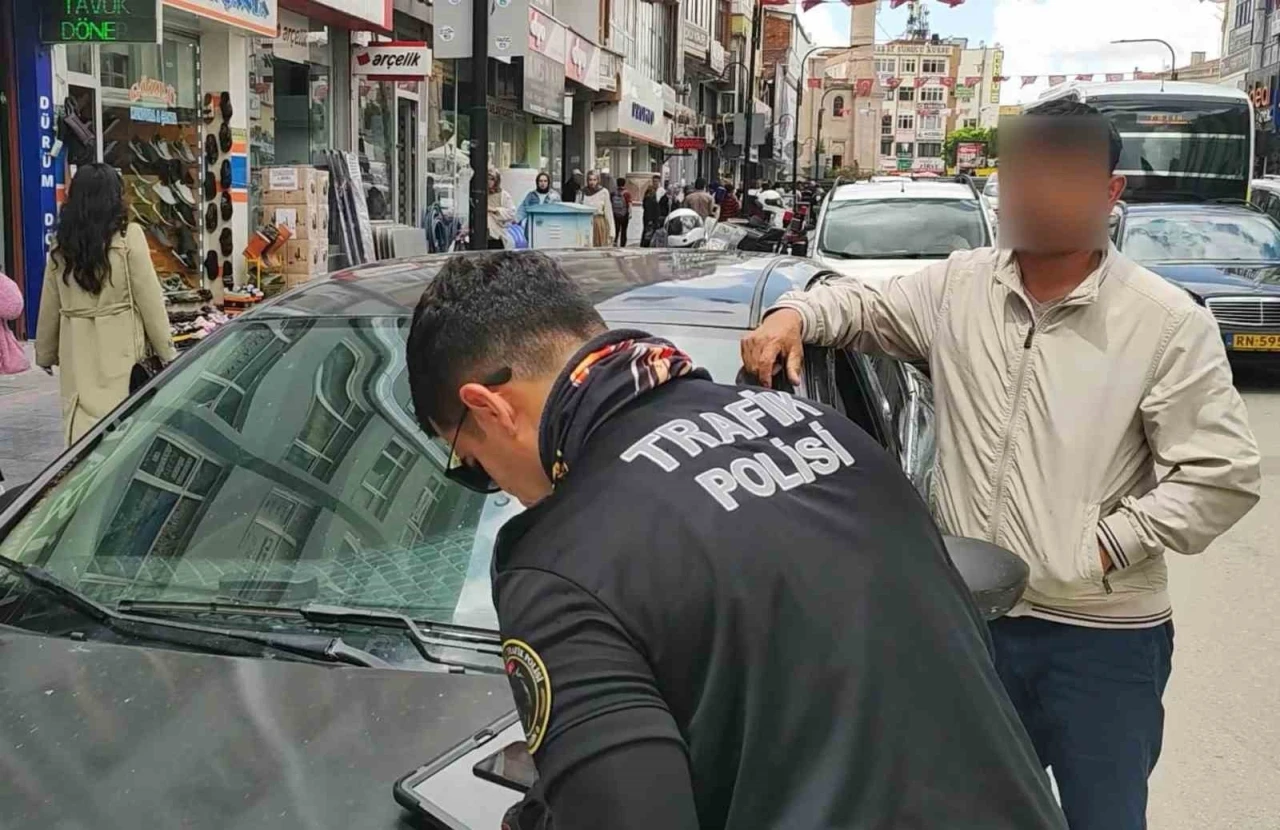 Sahte ehliyet ibraz etti, gözaltına alındı
