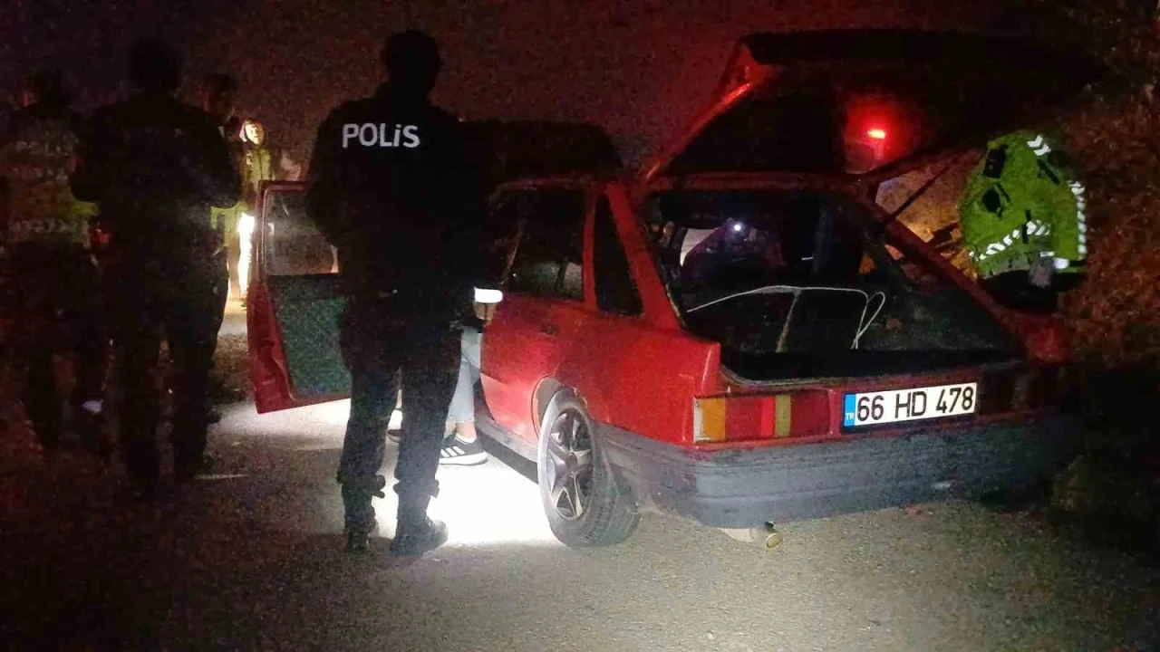 Sahte plakalı otomobil PTS kamerasına takıldı: &Ouml;n uyuşturucu testi pozitif &ccedil;ıkan ehliyetsiz s&uuml;r&uuml;c&uuml;ye ceza yağdı
