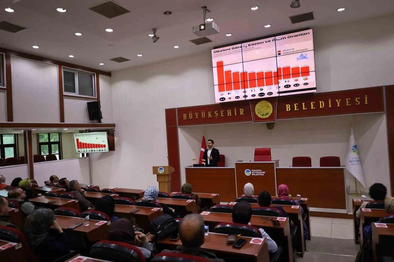 Sakarya Büyükşehir çalışanlarına iş sağlığı ve güvenliği eğitimi
