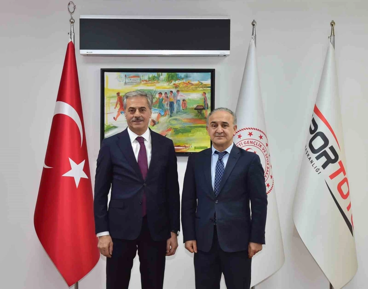 Sakarya&rsquo;da 2026 yılı spor yatırımları i&ccedil;in imzalar atıldı
