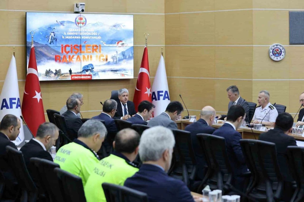 Sakarya’da asayiş toplantısı: Bayram tedbirleri masaya yatırıldı
