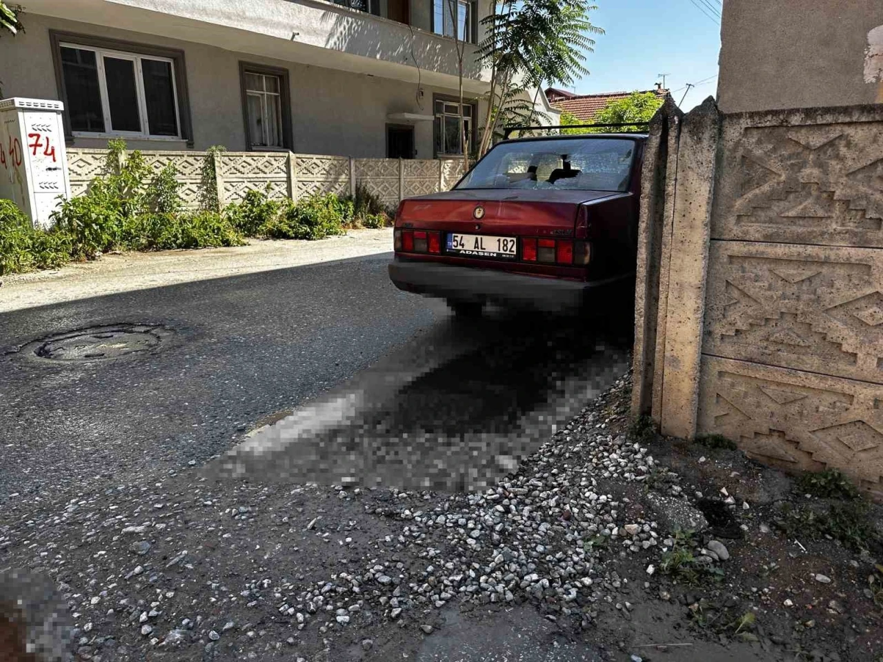 Sakarya&rsquo;da husumetli şahıslar arasında silahlı &ccedil;atışma: 1 &ouml;l&uuml;, 1 yaralı
