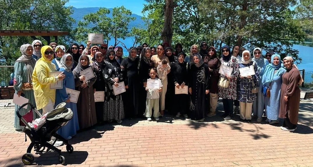 Sakarya&rsquo;da kadınlara y&ouml;nelik "Manevi Farkındalık At&ouml;lyeleri" tamamlandı
