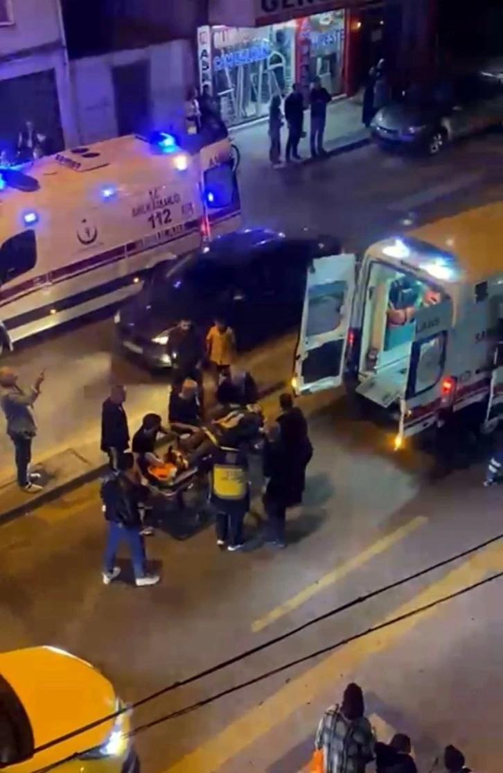 Sakarya&rsquo;da motosiklet yayaya &ccedil;arptı: 2 yaralı
