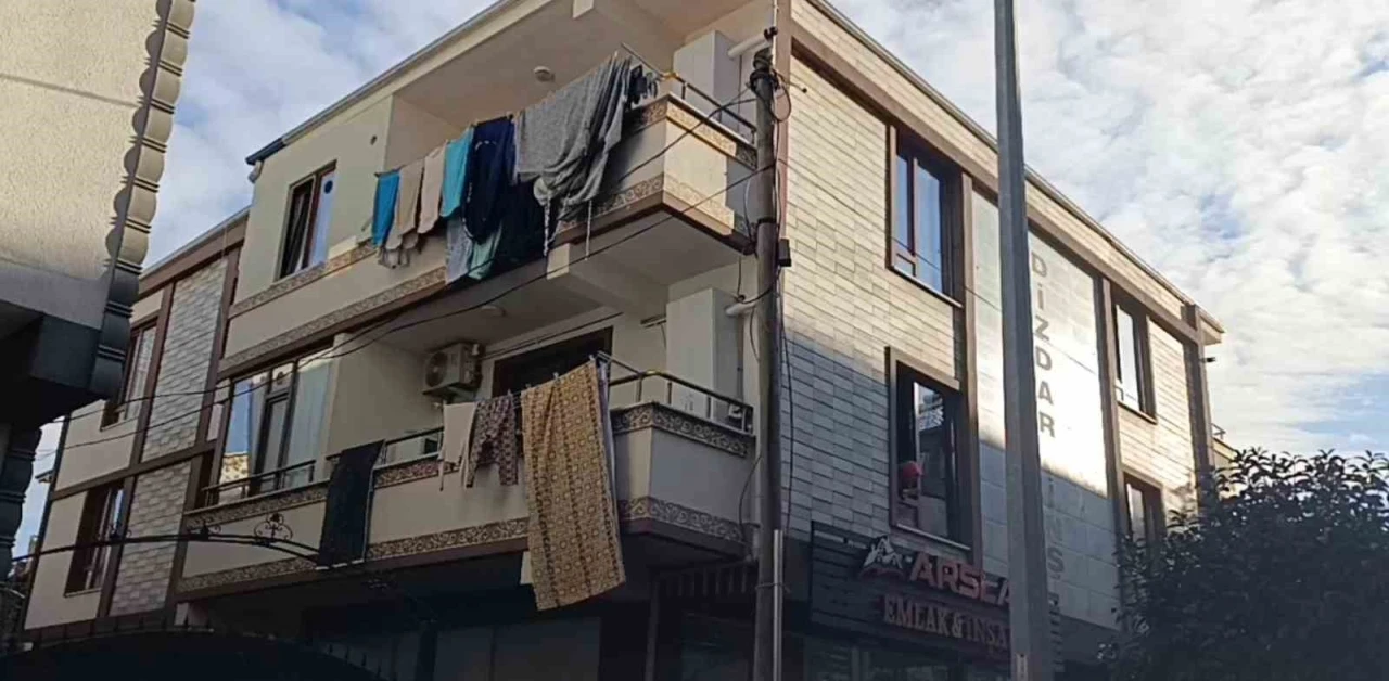 Sakarya&rsquo;da ş&uuml;pheli &ouml;l&uuml;m: 3 &ccedil;ocuk babası 67 yaşındaki adam evinde &ouml;l&uuml; bulundu
