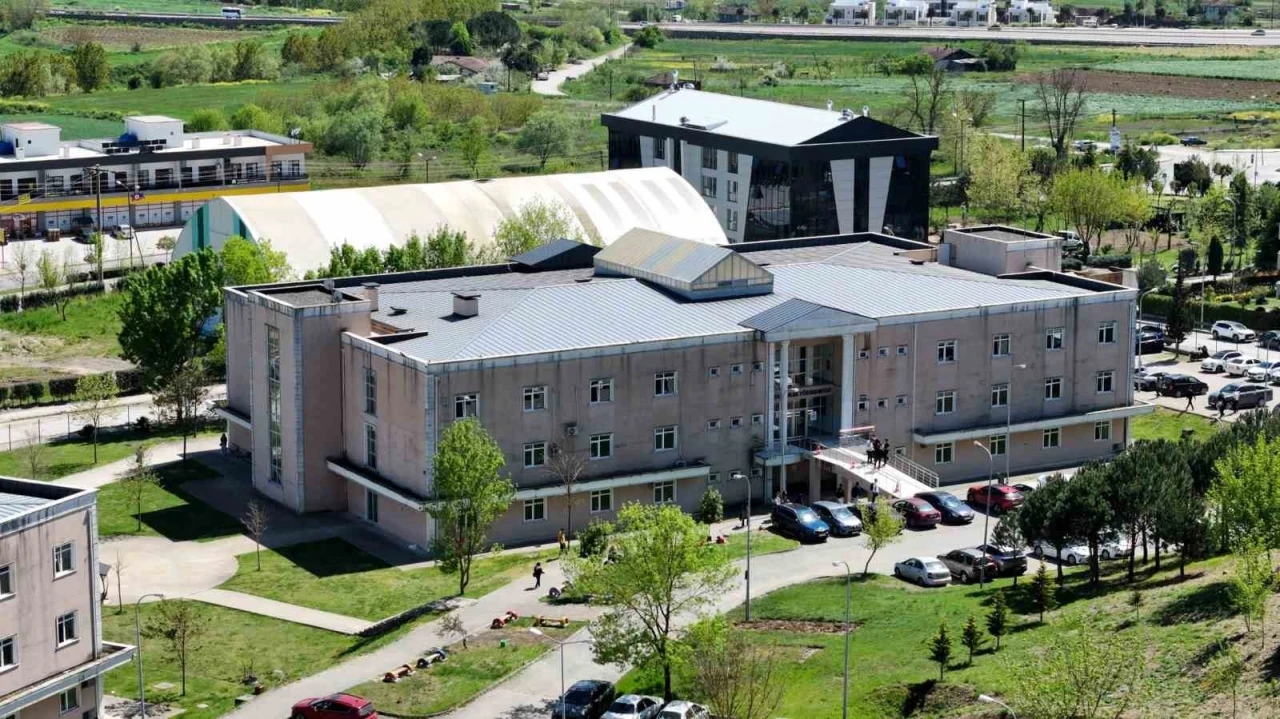 Sakarya MYO&rsquo;nun 50 yıllık &ouml;ğretim ser&uuml;veni
