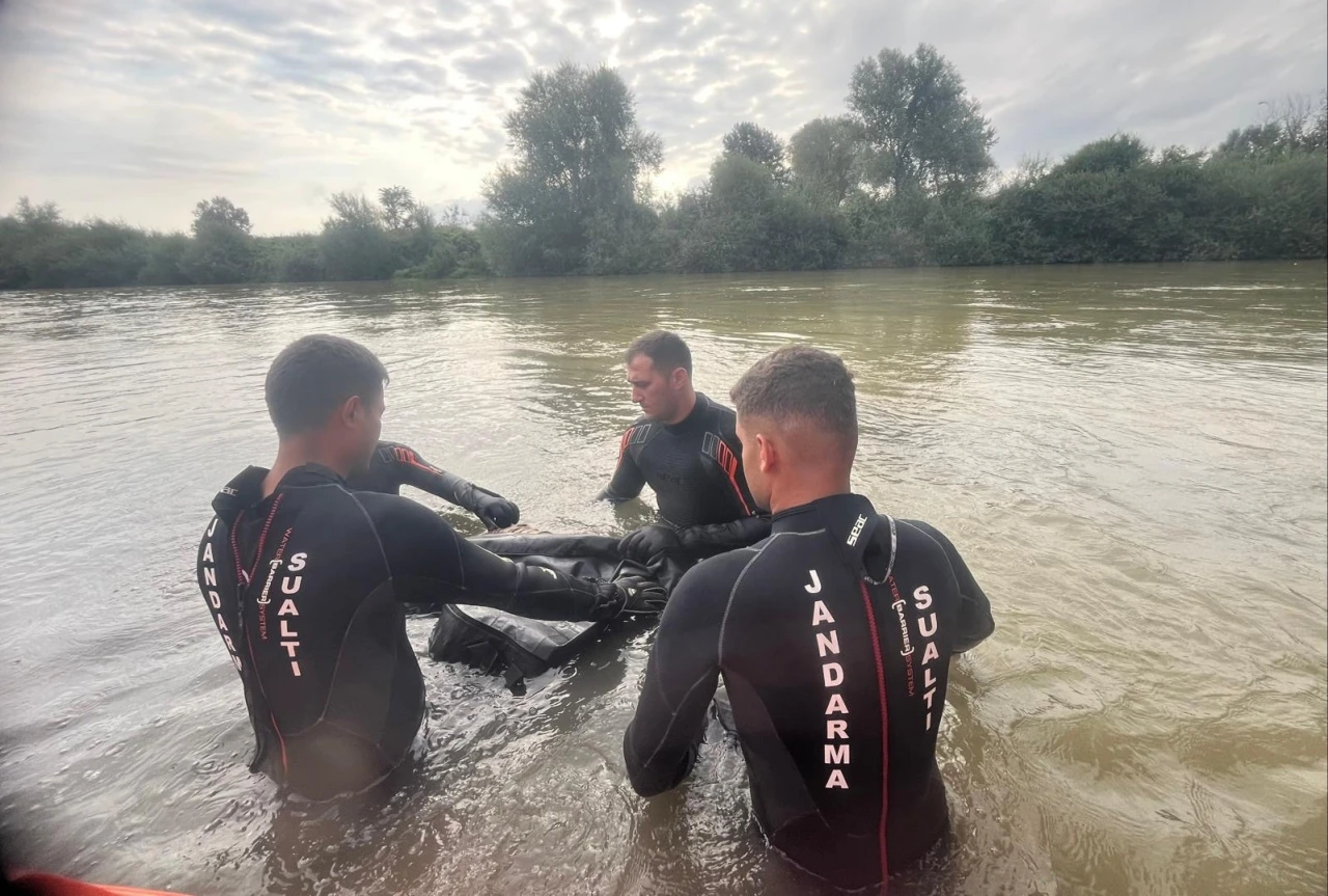 Sakarya Nehri’ne düştüğü öne sürülen gencin cansız bedeni 3 gün sonra bulundu
