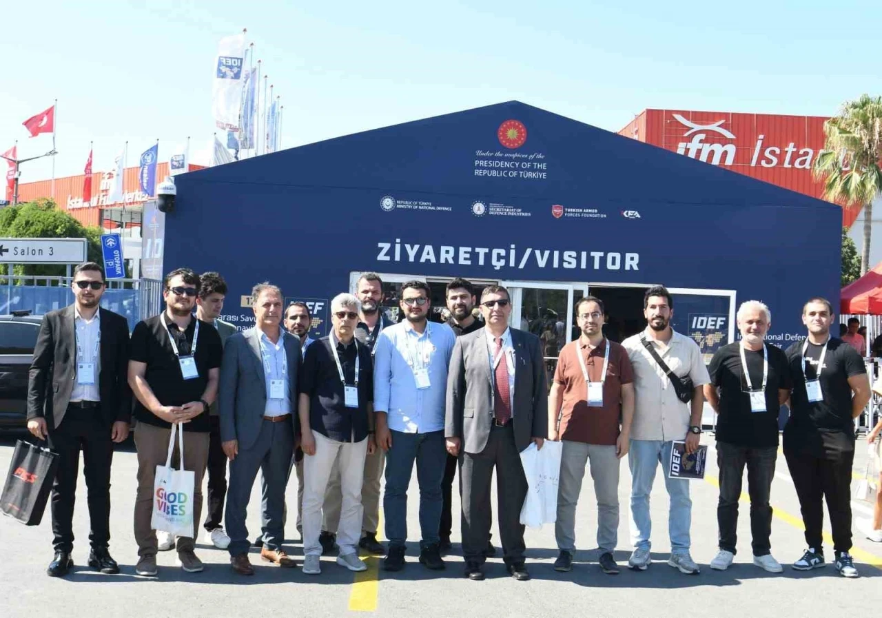 Sakarya Üniversitesi, İDEF’te geleceğin teknolojilerini inceledi
