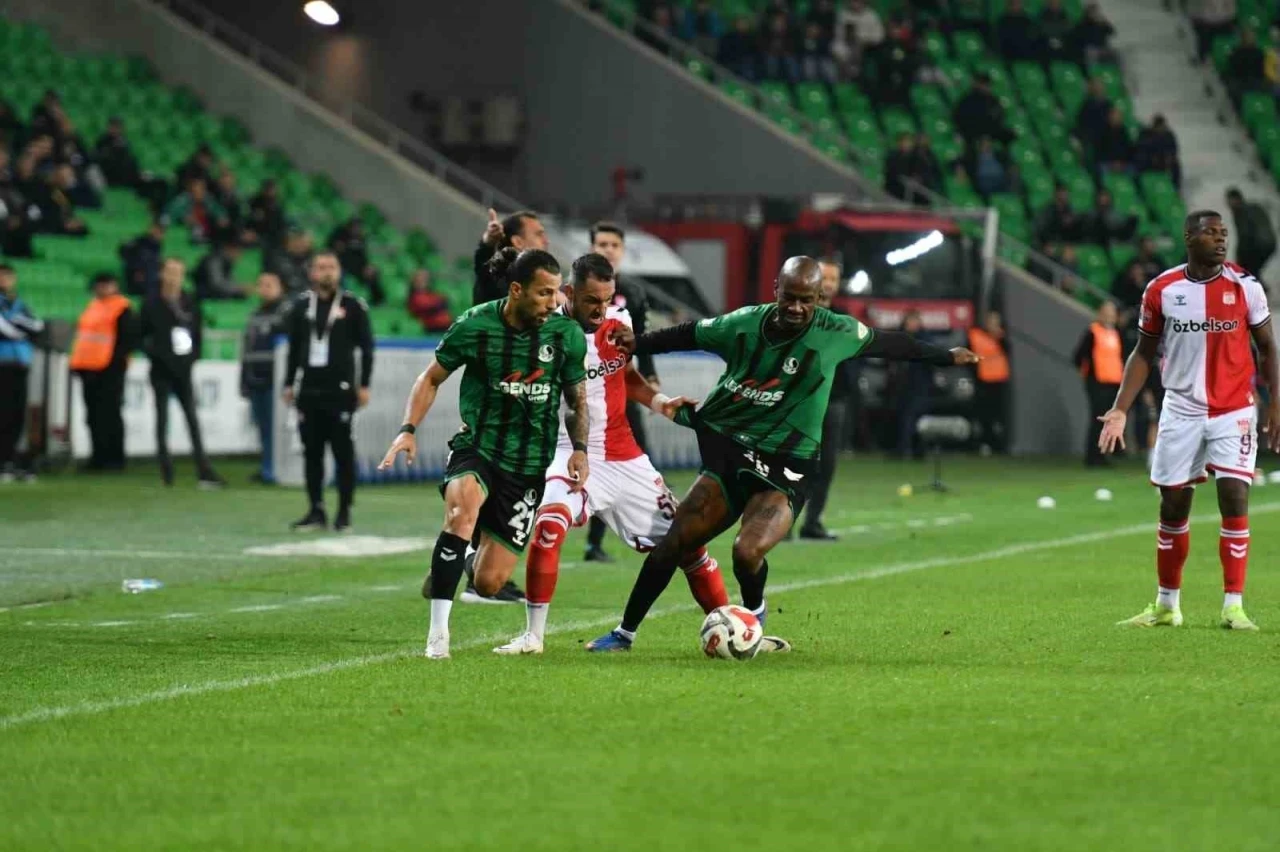 Sakaryaspor 7 yabancıyla oynadı, hükmen mağlubiyet gündemde
