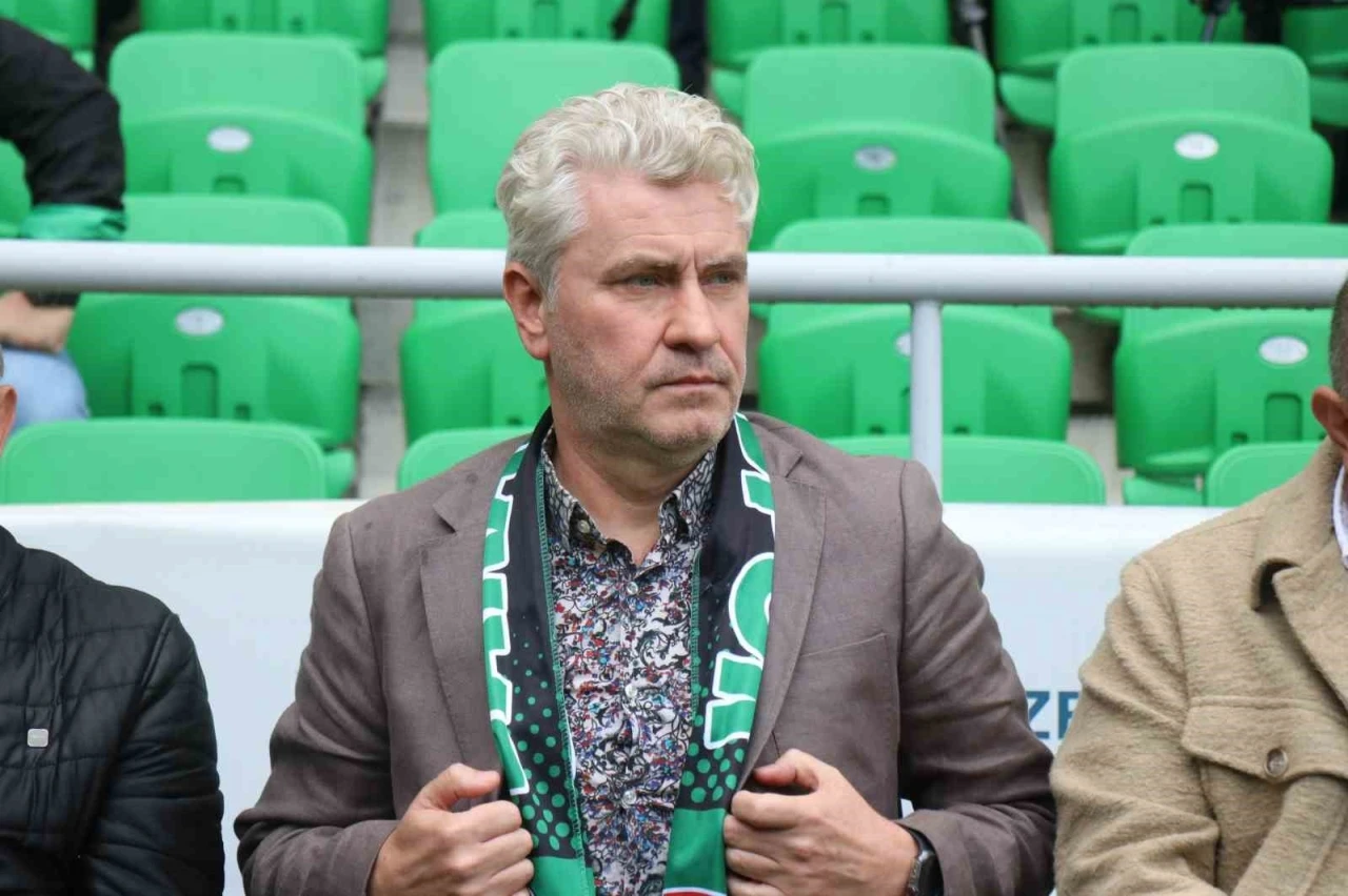 Sakaryaspor Kulübü Başkanı görevinden ayrıldığını duyurdu
