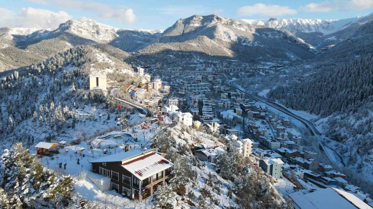 Sakin Şehir Şavşat&rsquo;tan kartpostallık kış manzaraları
