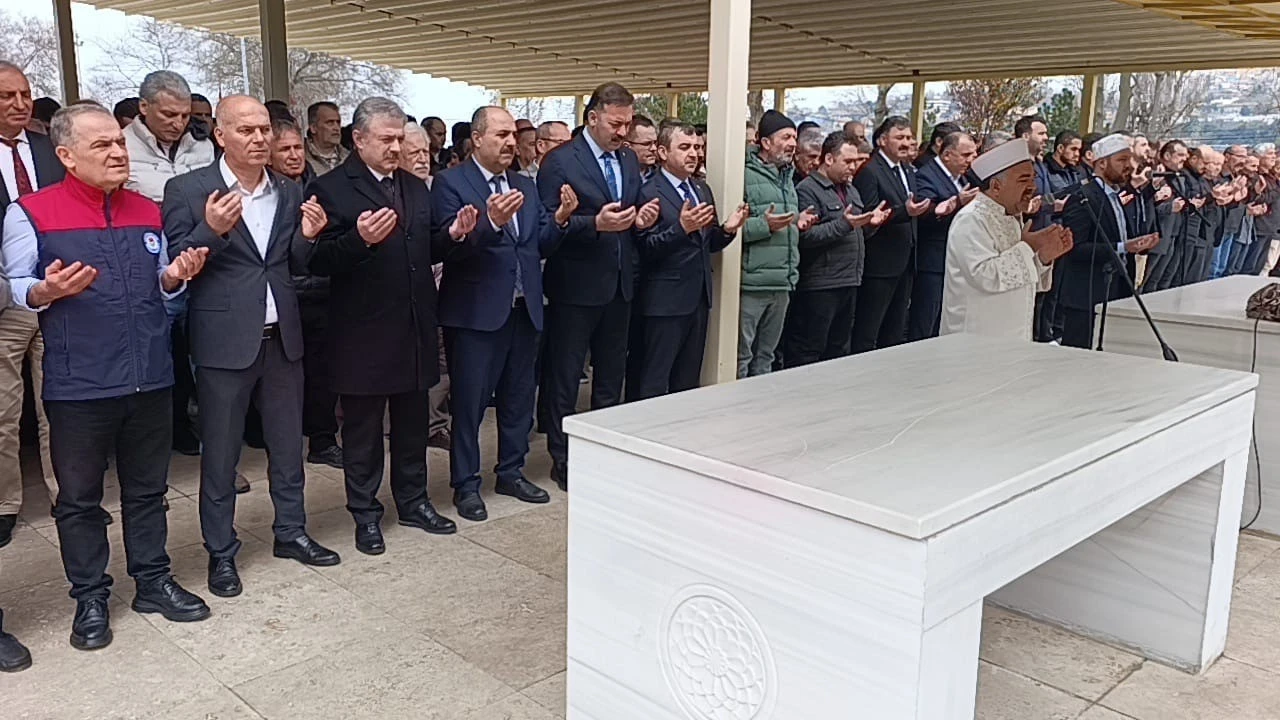Saldırılarda hayatını kaybedenler i&ccedil;in gıyabi cenaze namazı kılındı
