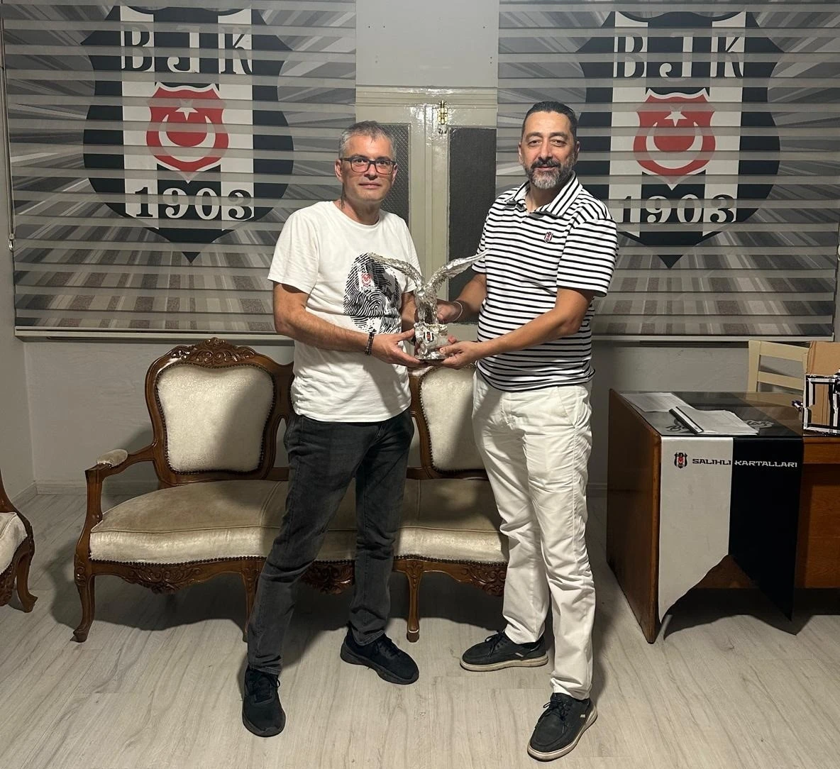 Salihli Beşiktaşlılar Derneği’nde bayrak değişimi
