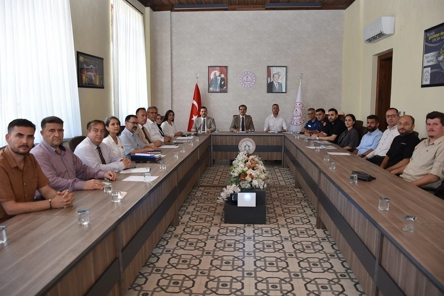 Salihli&rsquo;de bağımlılıkla m&uuml;cadele bir kez daha masaya yatırıldı

