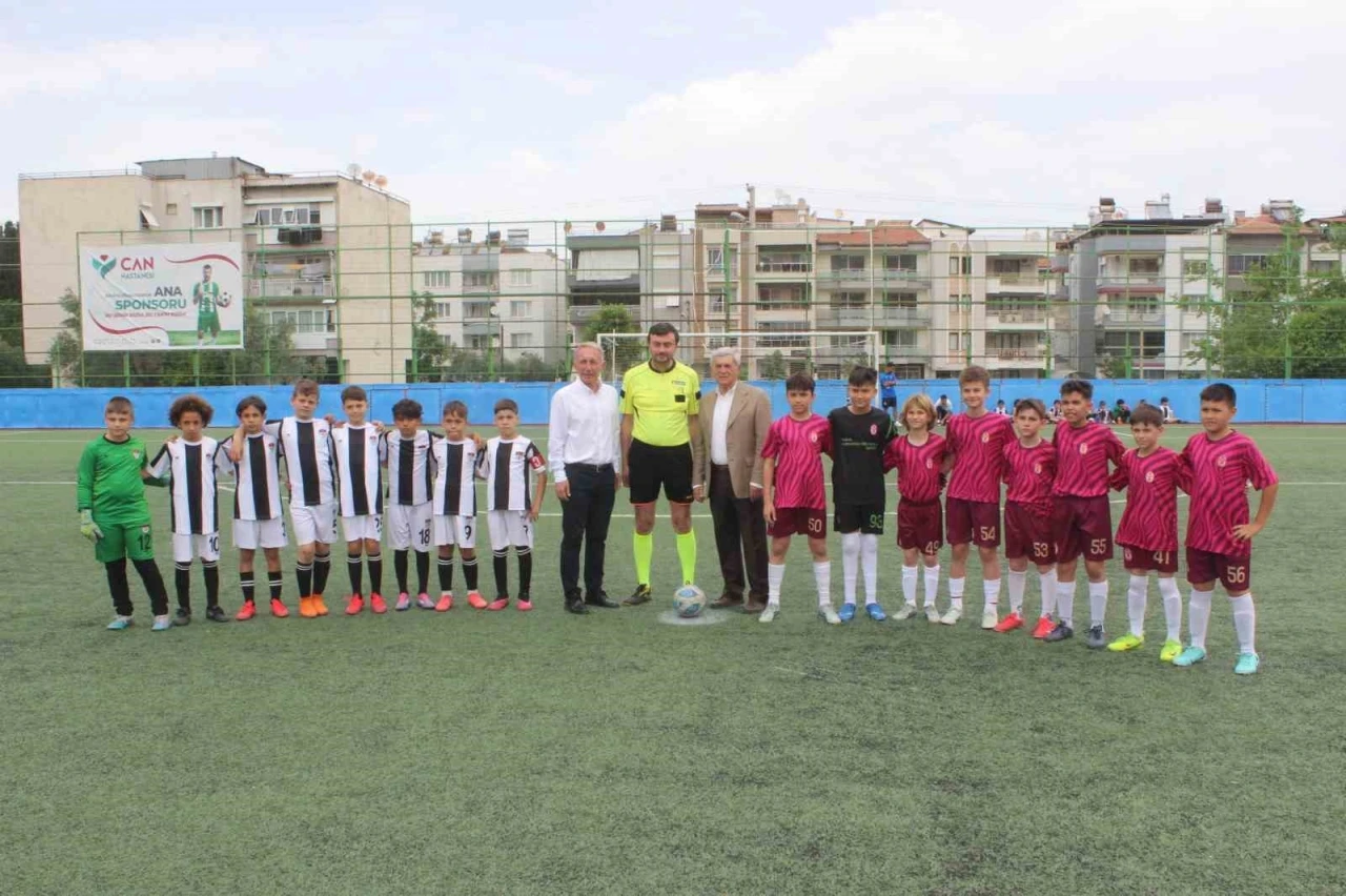 Salihli’de futbol şöleni başladı
