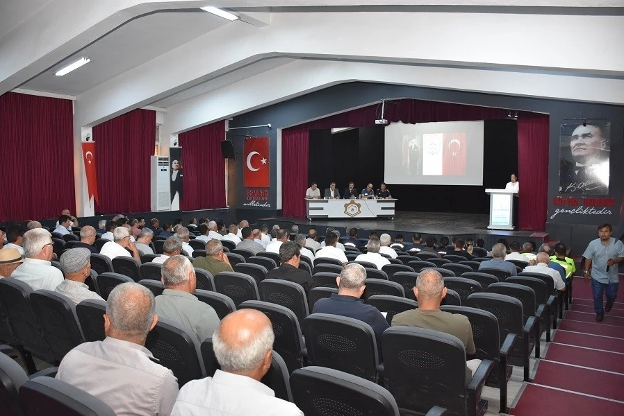 Salihli&rsquo;de muhtarlar toplantısı yapıldı: Talepler ve sorunlar masaya yatırıldı
