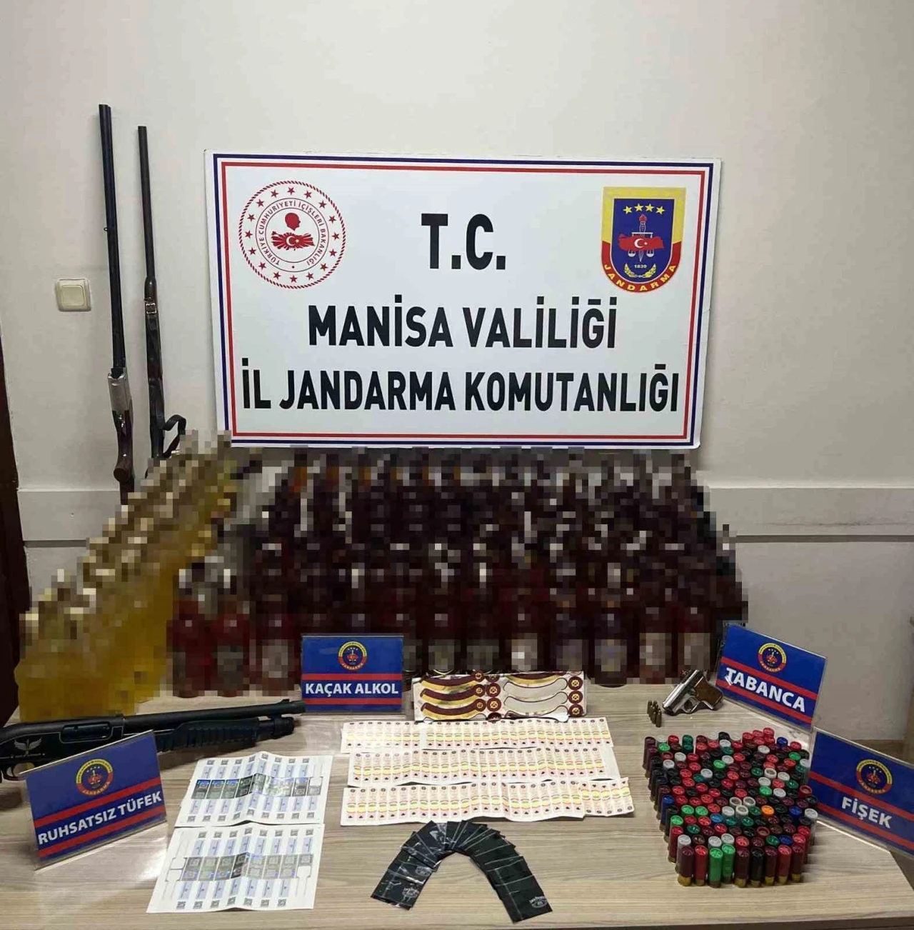 Salihli’de sahte içki operasyonu

