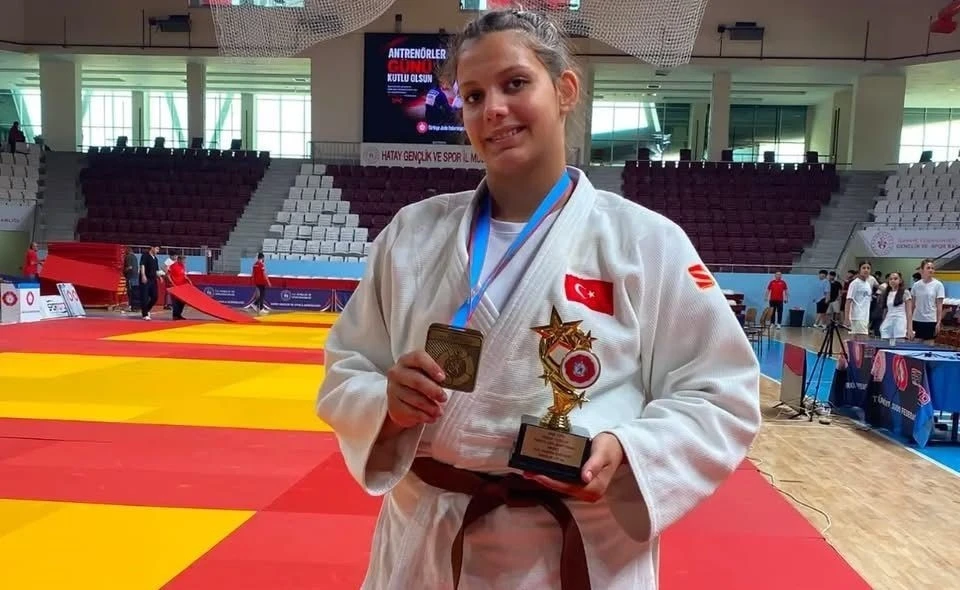 Salihlili Hira Kılkış T&uuml;rkiye Şampiyonu oldu
