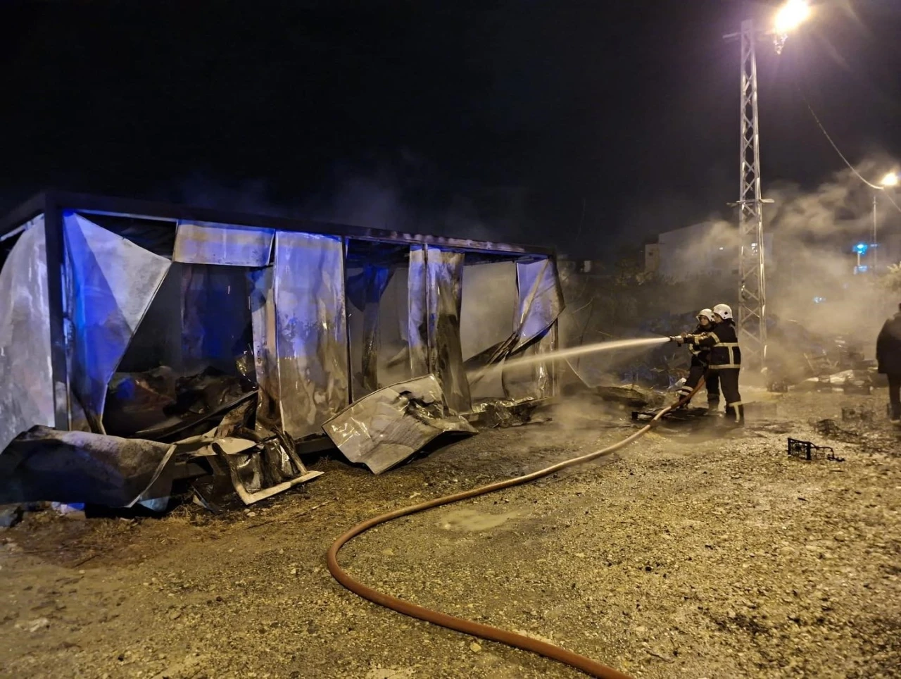 Samandağ&rsquo;da konteyner yangını
