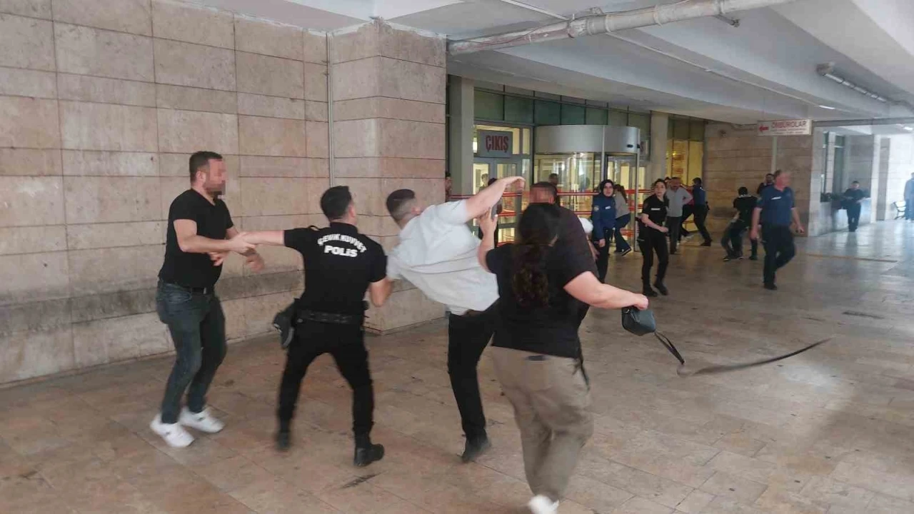 Samsun Adliyesinde duruşma çıkışı kavga çıktı
